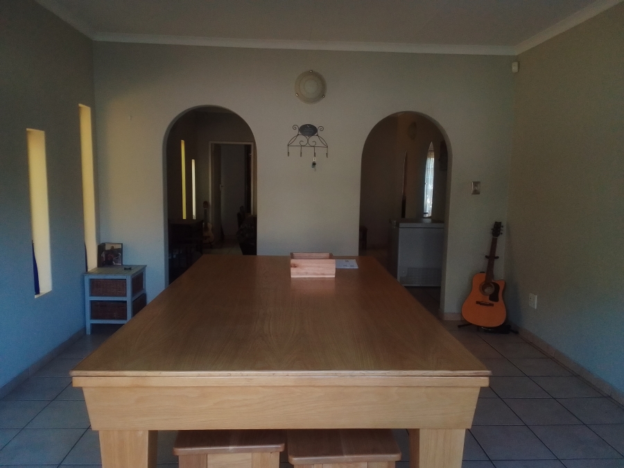 To Let 4 Bedroom Property for Rent in Geelhoutpark North West